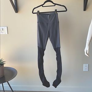 High-Waisted Alo Goddess Leggings (charcoal/black)